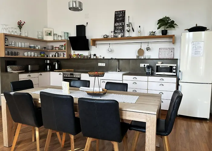 Ausgefallene By Interhome * וינה